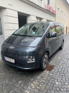 Auto monel 9 sitzer Bus